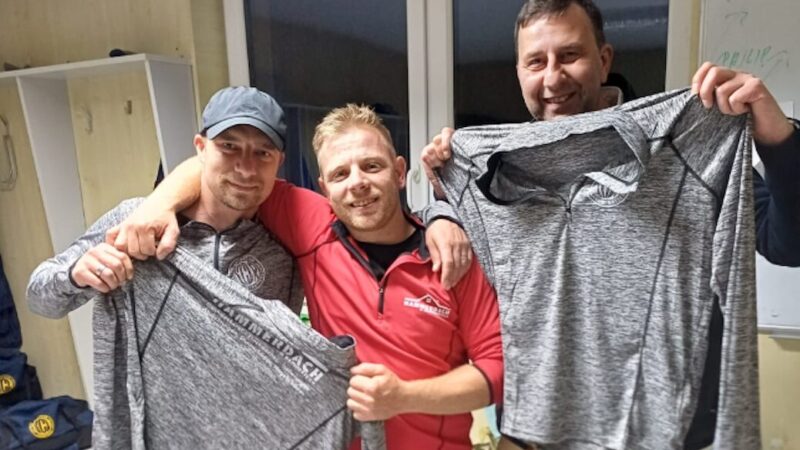 neue Shirts